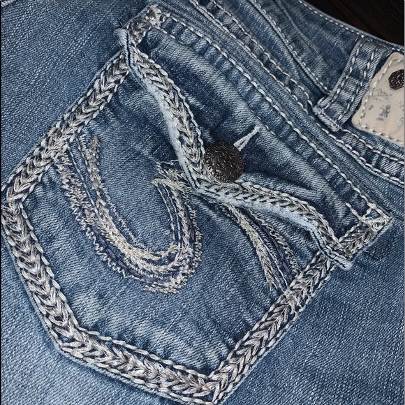 Silver Brand Suki Flap 17” shorts - Picture 2 of 4